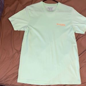 New WO tag Men’s MED Columbia T-shirt